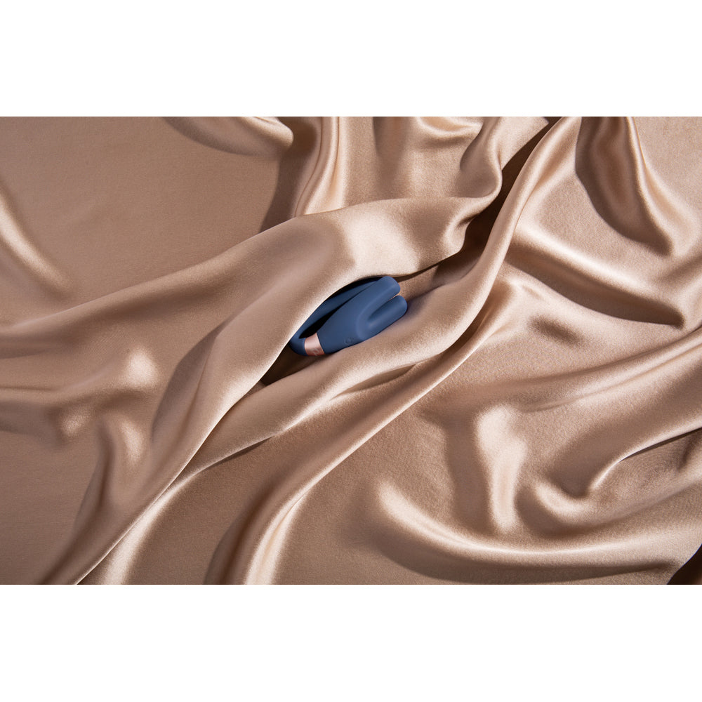 Deia The Wearable Remote-Controlled Stimulator Silicone Blue - Fantasies Boutique