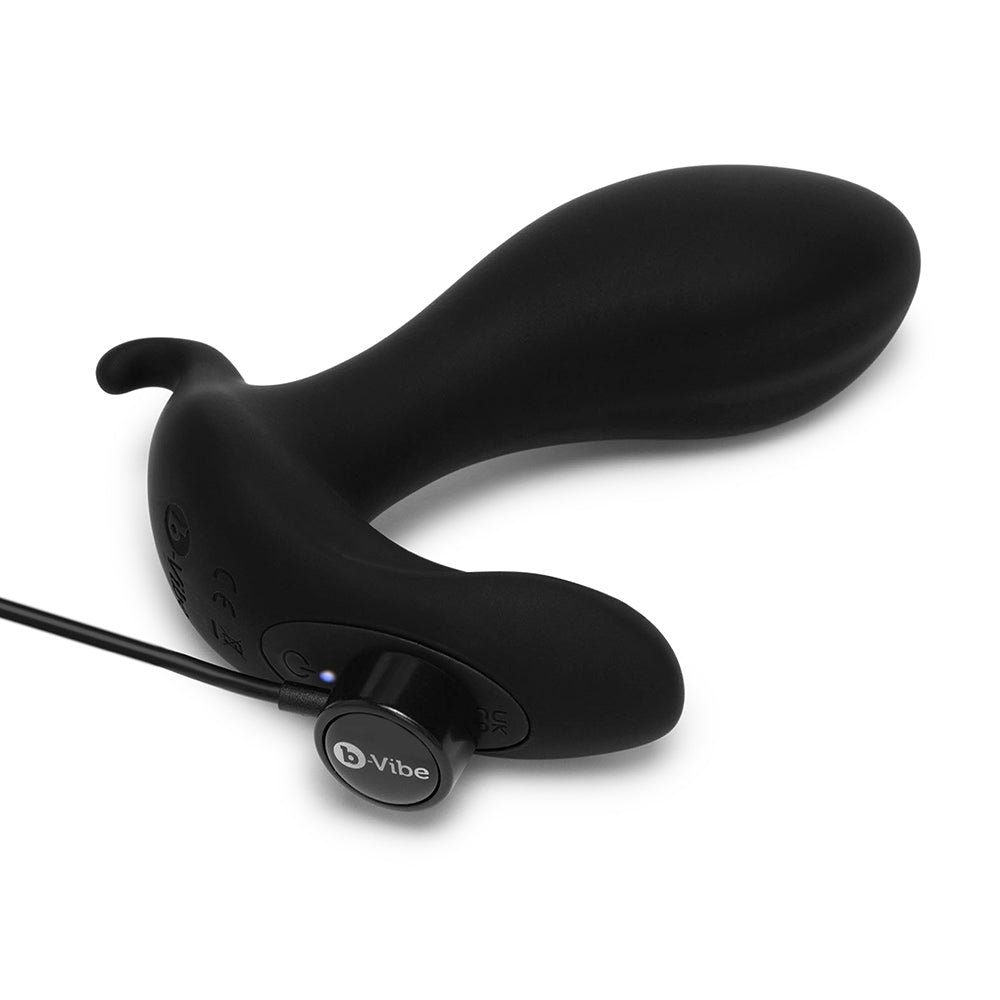 b-Vibe Expand Expanding and Vibrating Remote Control Plug Black - Fantasies Boutique